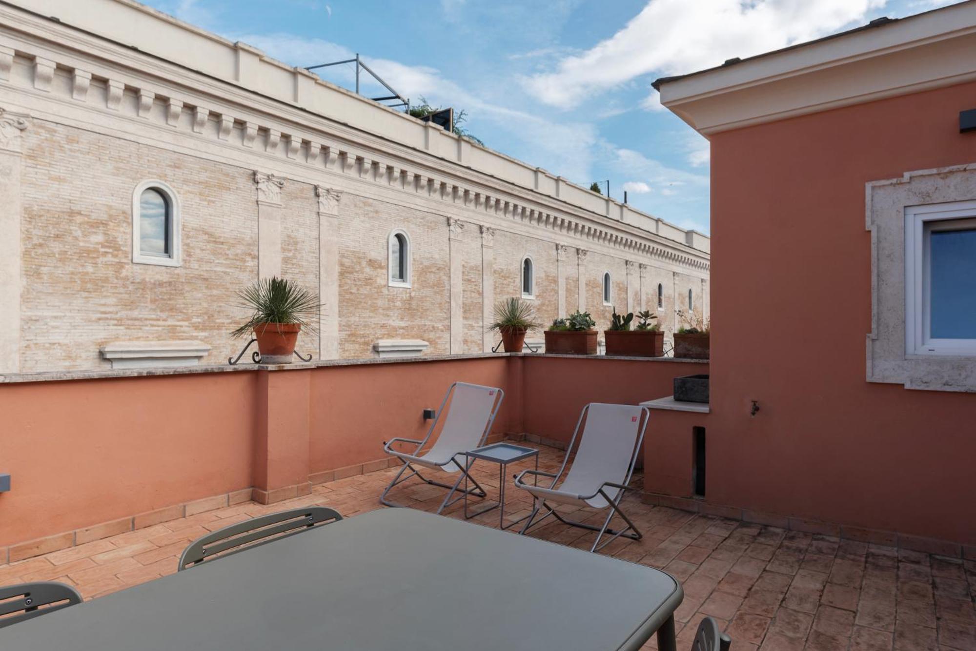 Apartment With Terrace In Via Del Pellegrino - FromhometoRoma Dış mekan fotoğraf
